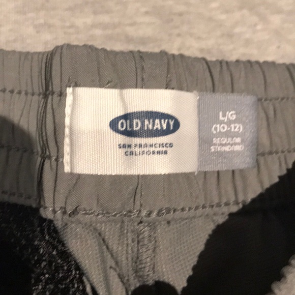 Old navy kids shorts size large - Picture 2 of 3